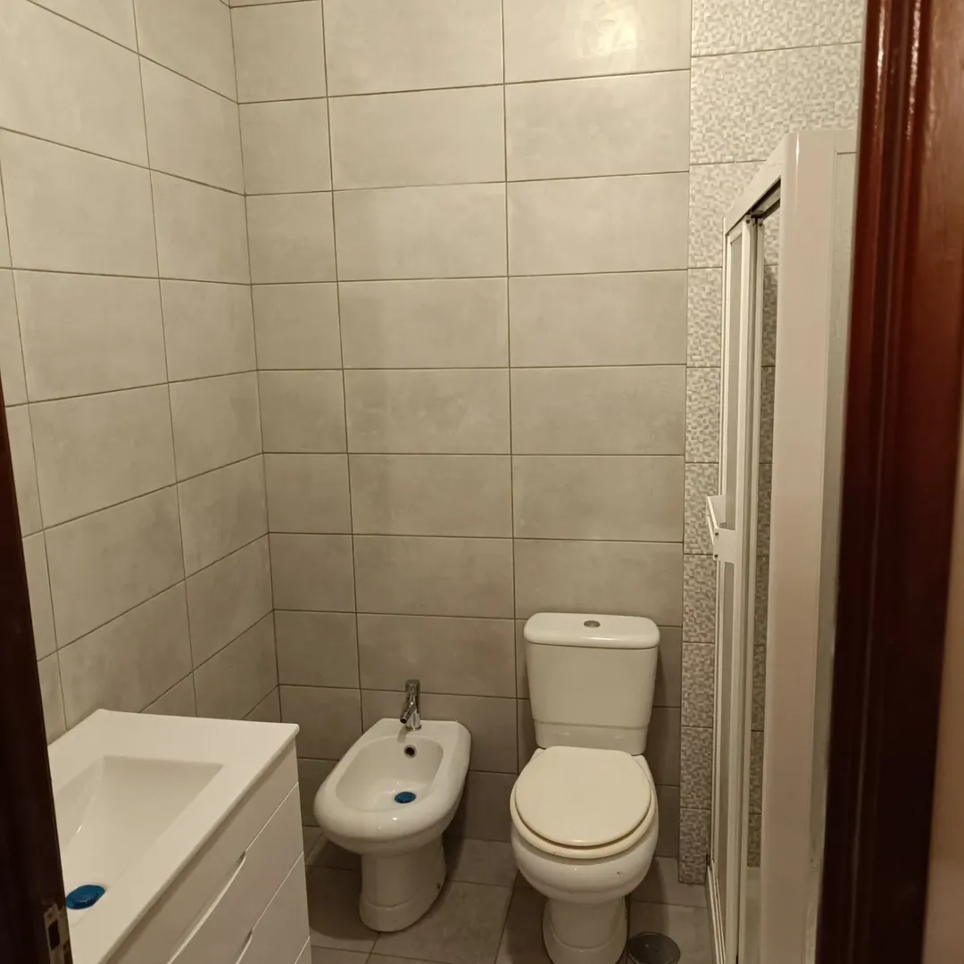 Remodelação completa de casa-de-banho com base de duche